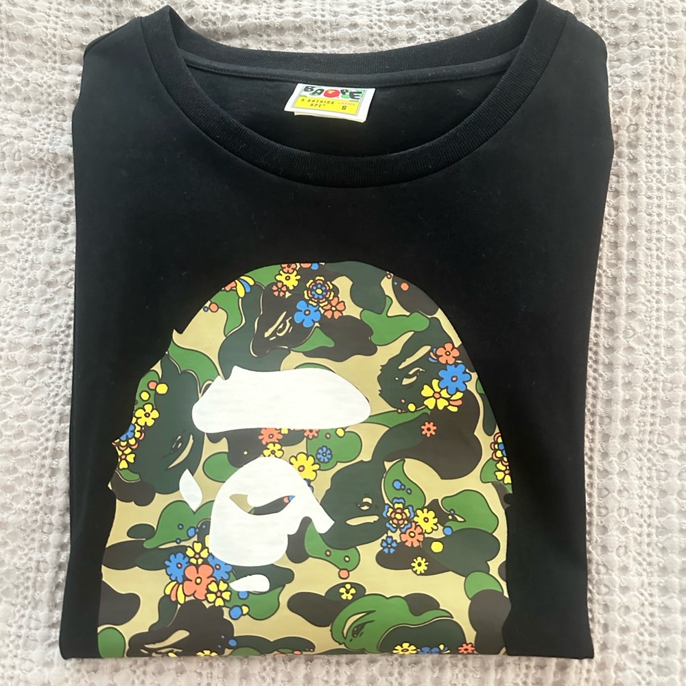 BAPE | Bathing Ape T-Shirt Colorful Camo Print Logo